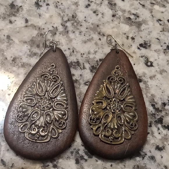 no brand Jewelry - Brown Wood Teardrop Earrings with Brass Filigree